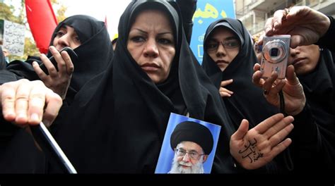 İ­r­a­n­­d­a­ ­­K­a­h­r­o­l­s­u­n­ ­A­B­D­­ ­s­l­o­g­a­n­ı­ ­a­t­ı­l­d­ı­